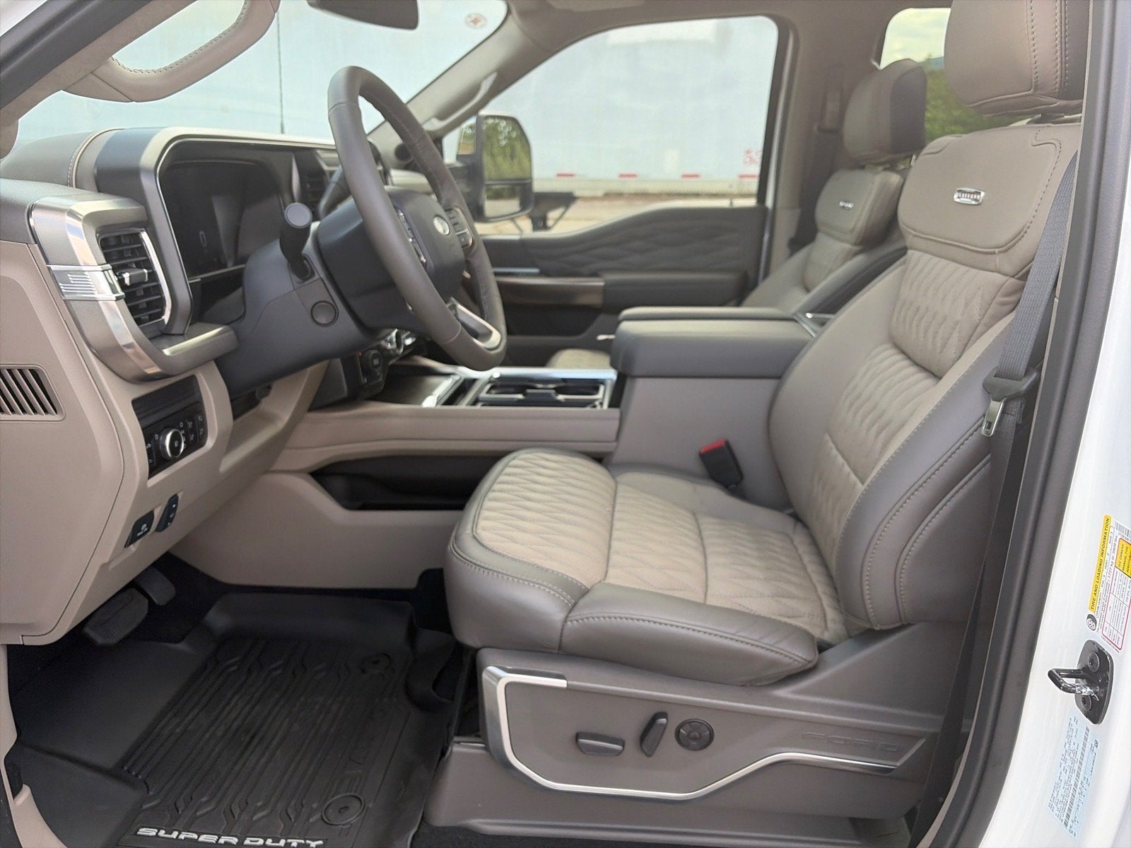 2026 Ford Super Duty F-350 SRW Platinum