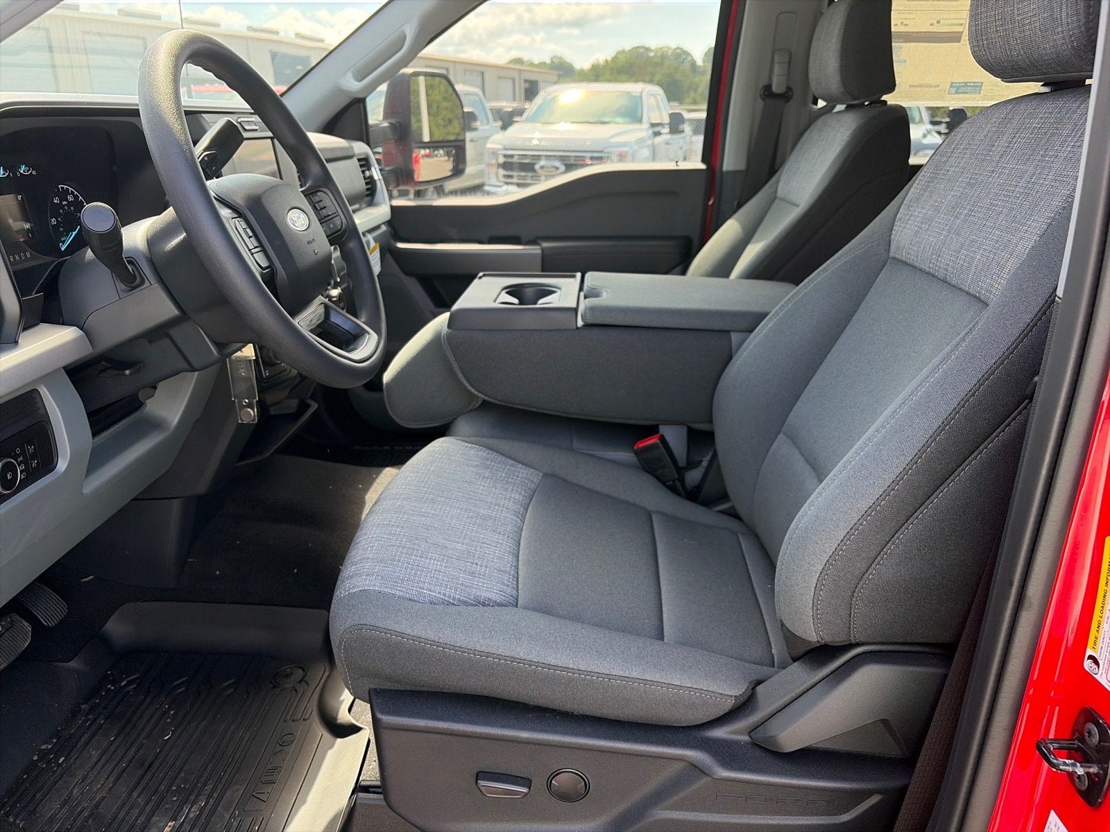 2026 Ford Super Duty F-350 SRW XLT