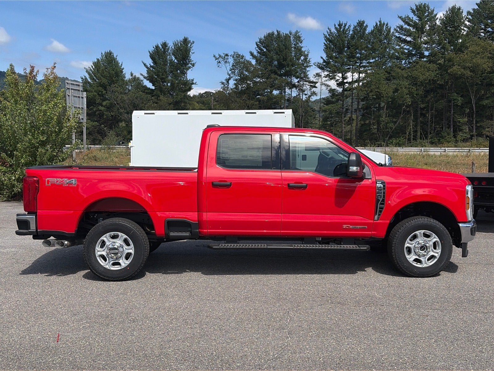 2026 Ford Super Duty F-350 SRW XLT
