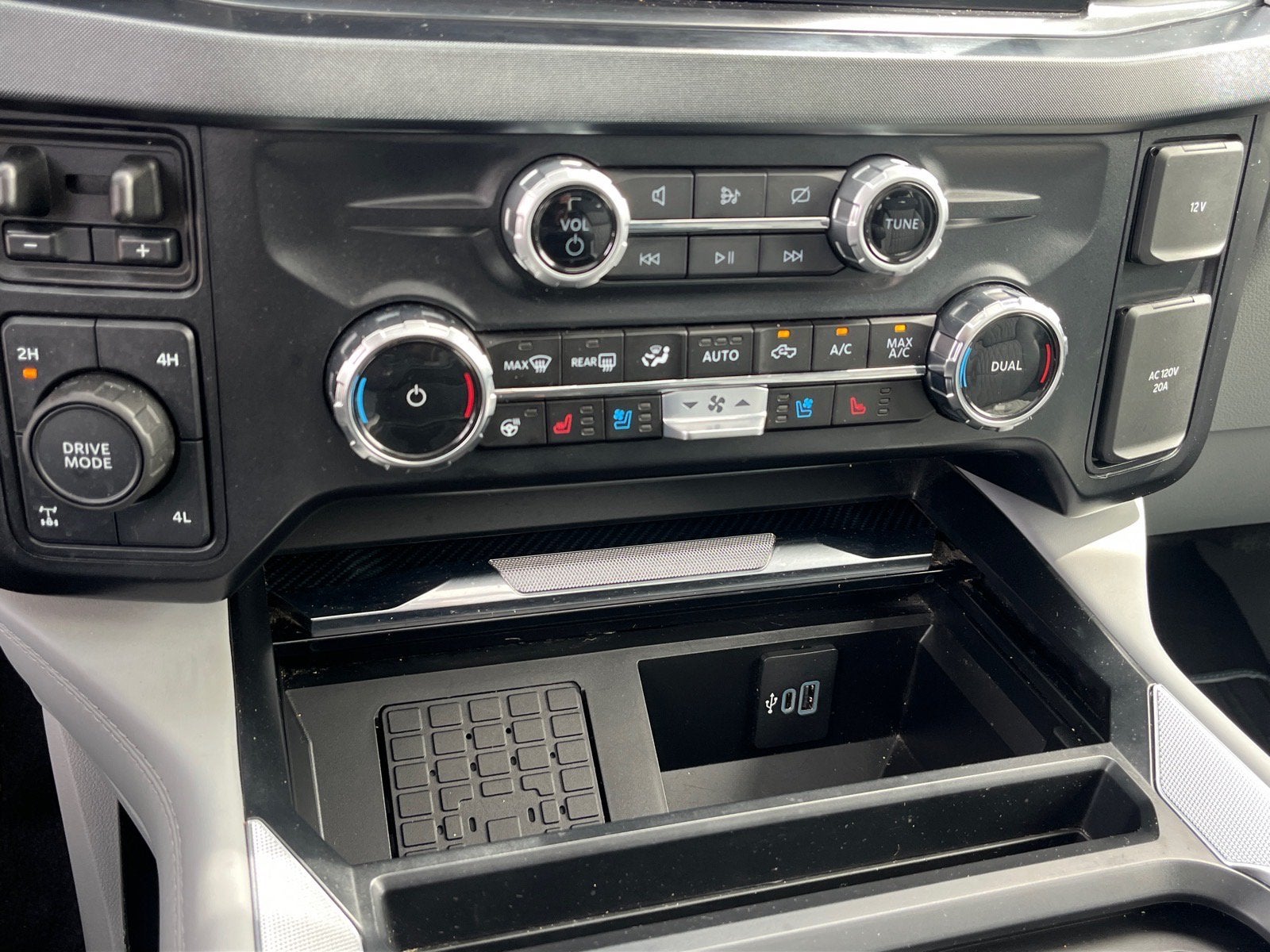 2024 Ford Super Duty F-350 SRW Limited